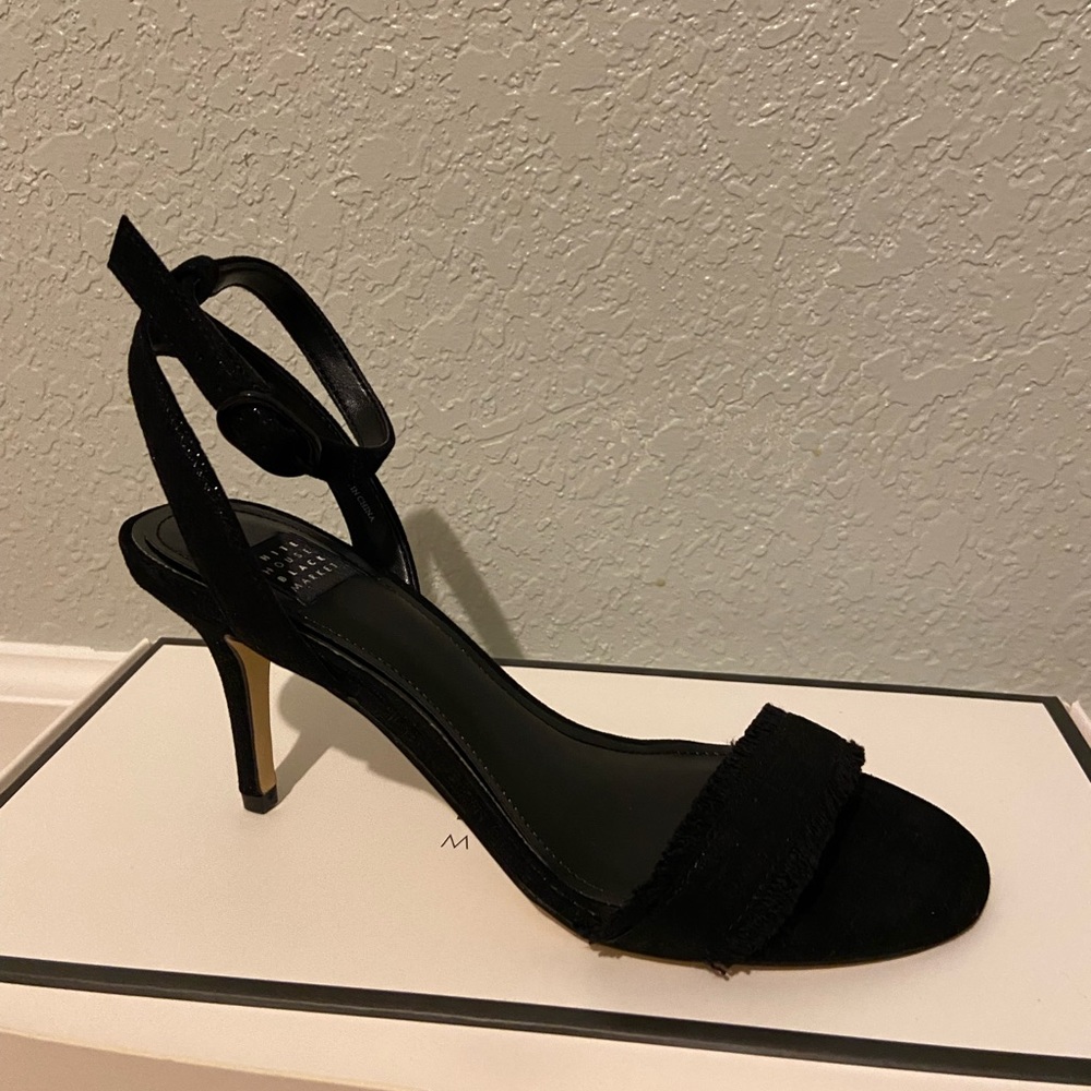 WHBM Shiloh heel - NIB